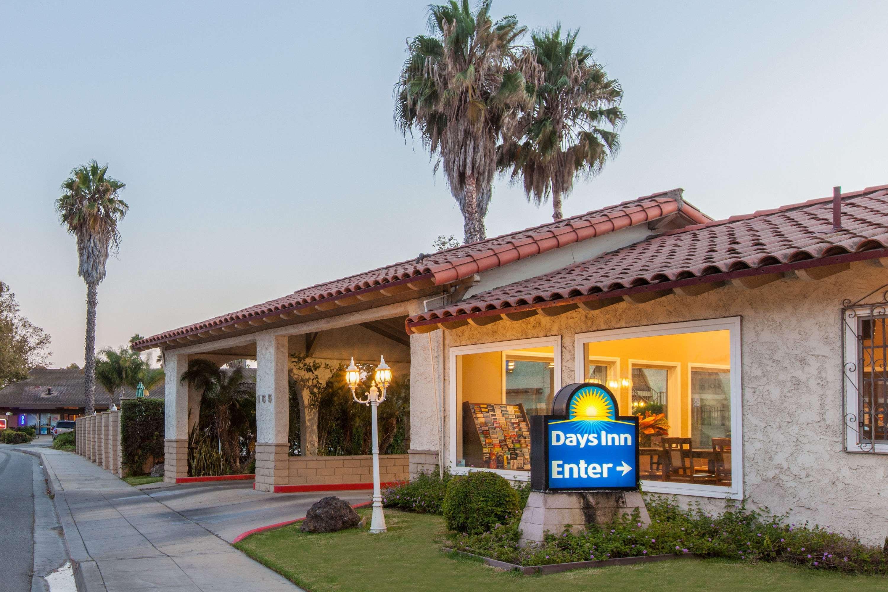 Days Inn By Wyndham Camarillo - Ventura Екстер'єр фото